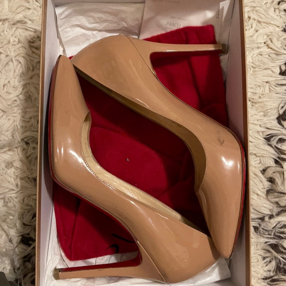 Christian Louboutin Pigalle 100/Nude patent leather